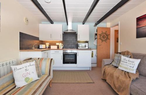 Polruan House | 2 Bed in Polruan PC041