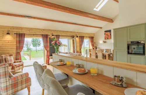 Sherborne House | 2 Bed in Sherborne 87915