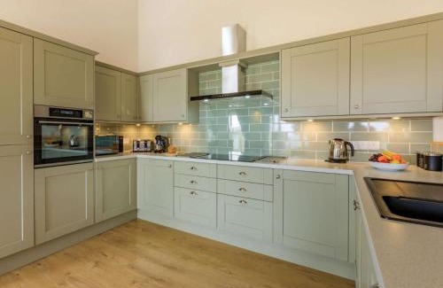 Sherborne House | 2 Bed in Sherborne 87915