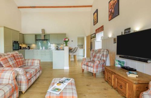 Sherborne House | 2 Bed in Sherborne 87915