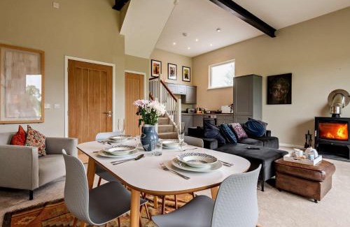 Okeford Fitzpaine House | 2 Bed in Sturminster Newton 88266