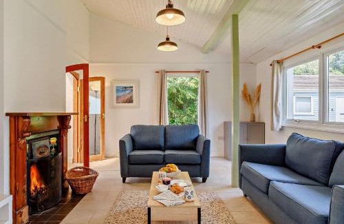 Saltash House | 2 Bed in Whitsand Bay 88308