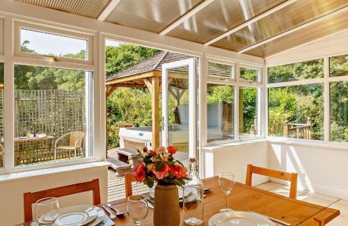 Saltash House | 2 Bed in Whitsand Bay 88308