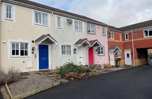 Shrewsbury House | 2 Bed Near Shrewsbury Hospital