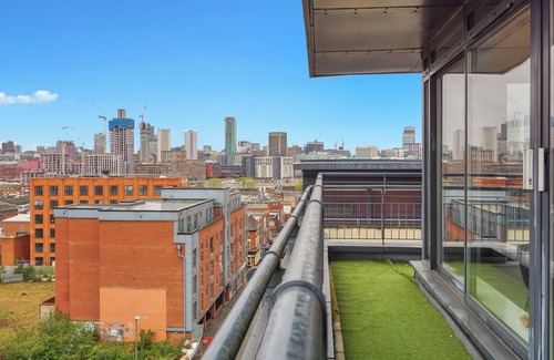 Bordesley Apartment | 2 Bed Penthouse with Beautiful City Views