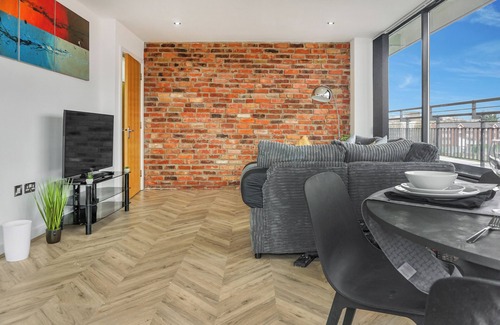 Bordesley Apartment | 2 Bed Penthouse with Beautiful City Views