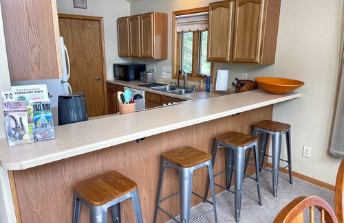 Tomahawk House | 2 bedroom, 1 bath on Lake Moahawksin