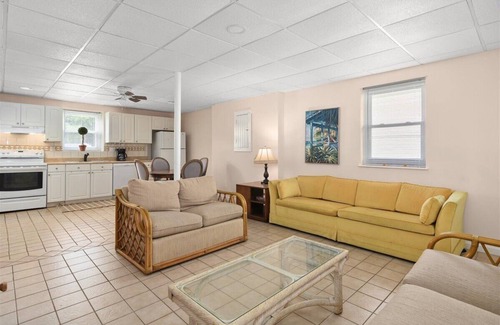 Edgewater Acres House | 2 bedroom 1 bathroom! Lower level of the Duplex on canal