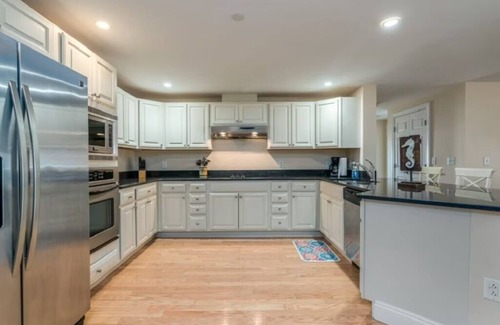 Old Orchard Beach Condo | 2 Bedroom 2 bathroom Just a few steps to the ocean at the Grand Victorian!