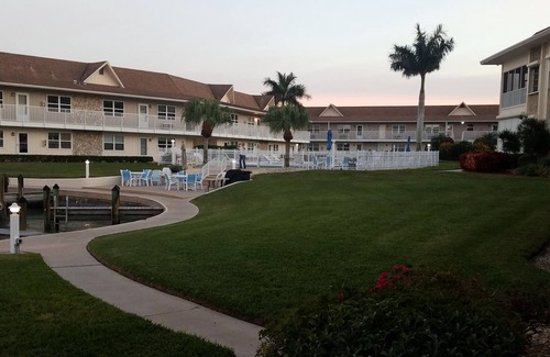 Marco Island Condo | 2 bedroom 2 bath Marco Inn Villas on water in Olde Marco Island Nov 22-Dec 2025