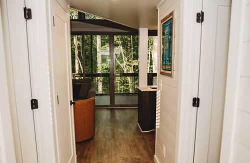 Tracy City House | 2 Bedroom-/ 2 Bath Sweet Retreat at Waters Edge / With Loft and Hot Tub