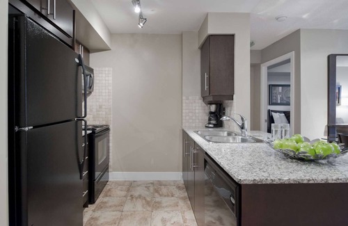 Toronto Entertainment District Apartment | 2 Bedroom/2 Bathroom Suite