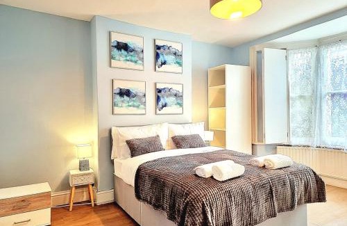 Mile End Apartment | 2 bedroom 3 mins walk tube - Hospital - Queen Mary Uni