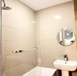 Mile End Apartment | 2 bedroom 3 mins walk tube - Hospital - Queen Mary Uni