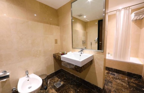Trade Center Apartment | 2 BEDROOM, 5 MIN WALK TO DIFC METRO, DUBAI