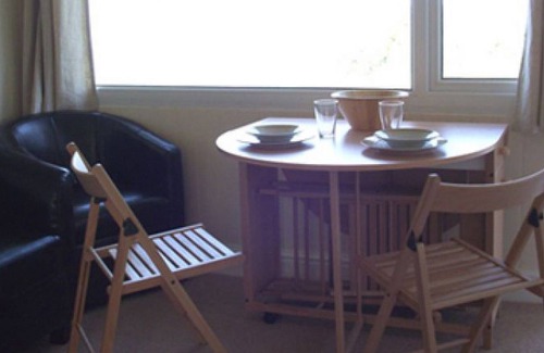 Aberaeron Ski Chalet | 2 bedroom accommodation in Gilfach-Yr-Halen