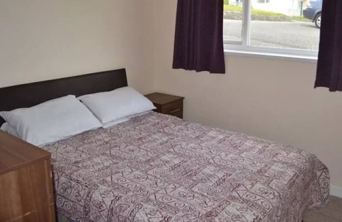 Aberaeron Ski Chalet | 2 bedroom accommodation in Gilfach-Yr-Halen