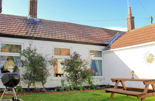 Winterton-on-Sea Cottage | 2 bedroom accommodation in Winterton-on-Sea, near Great Yarmouth