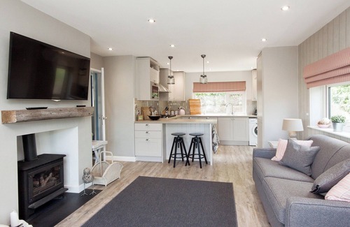 Salcombe Cottage | 2 bedroom accommodation in Knowle Road