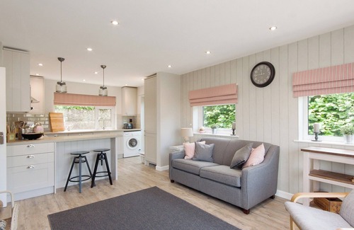 Salcombe Cottage | 2 bedroom accommodation in Knowle Road