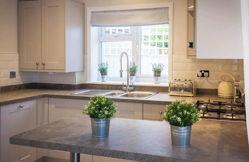 Freshwater Cottage | 2 bedroom accommodation in Freshwater, Colwell Bay