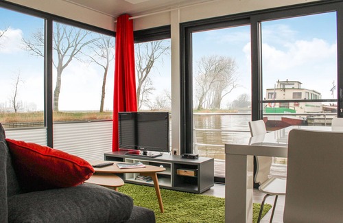 Nieuwpoort Boat Rental | 2 bedroom accommodation in Nieuwpoort