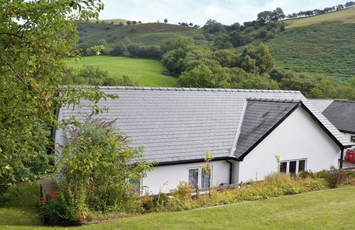 Welshpool Cottage | 2 bedroom accommodation in Llanfair Caereinion, near Welshpool
