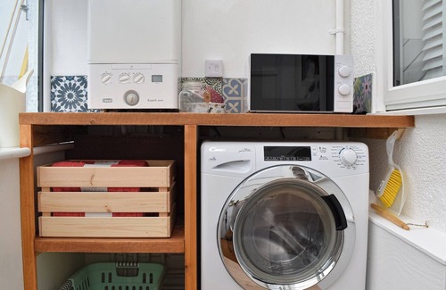 Troon Cottage | 2 bedroom accommodation in Troon, Camborne