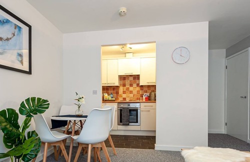 Coventry Cottage | 2 bedroom accommodation in Coventry