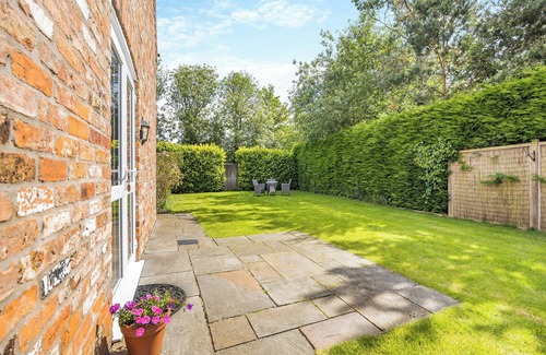 Burgh le Marsh Cottage | 2 bedroom accommodation in Burgh Le Marsh, near Skegness