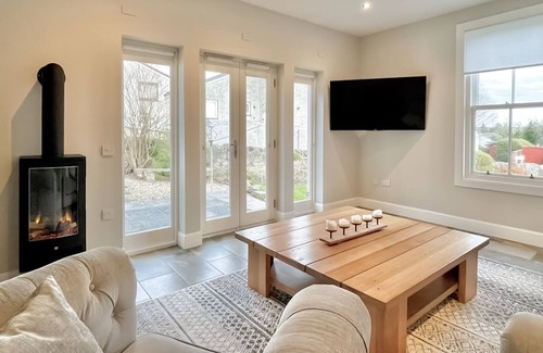 Dollar Cottage | 2 bedroom accommodation in Dollar