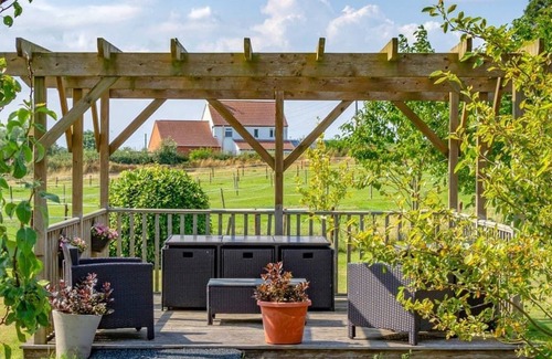 Helsey Cabin | 2 bedroom accommodation in Helsey