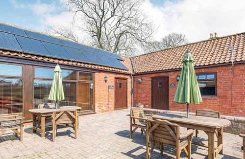 Helsey Cabin | 2 bedroom accommodation in Helsey