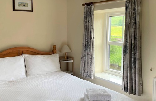 Settle Cottage | 2 bedroom accommodation in Helwith Bridge, near Settle
