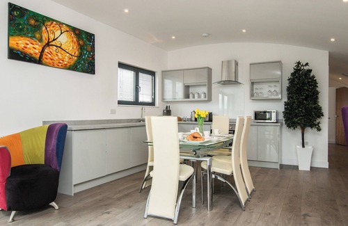 Street Cottage | 2 bedroom accommodation in Sharpham, near Glastonbury