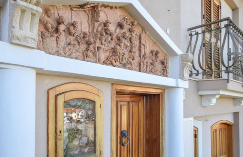 Savoca House | 2 bedroom accommodation in Savoca