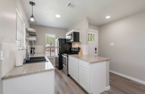 Villa West House | 2 Bedroom Aggie Game Day Rental