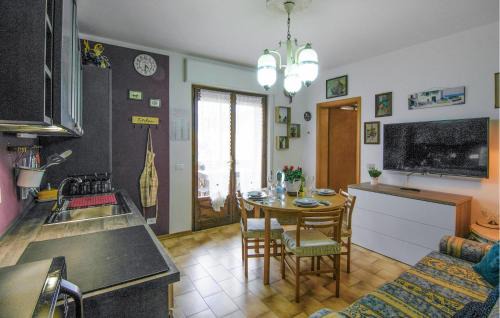 Piano di Mommio Apartment | 2 Bedroom Amazing Apartment In Piano Di Mommio