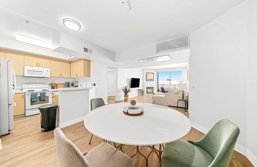 Marina del Rey Apartment | 2-bedroom apartment in amazing Marina del Rey with fitness room, WiFi