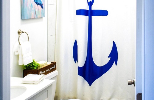 Marsh Harbour Apartment | 2-bedroom apartment in fantastic Marsh Harbour with AC, WiFi
