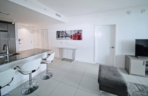 Doral Apartment | 2 Bedroom Apartment 439691 by Houzlet