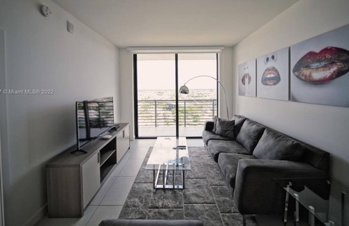 Doral Apartment | 2 Bedroom Apartment 439691 by Houzlet