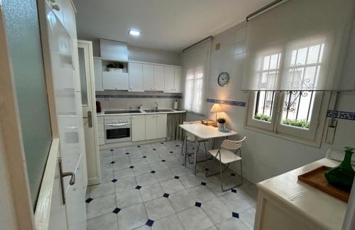 Los Remedios Apartment | 2 Bedroom Apartment by Guadalquivir River