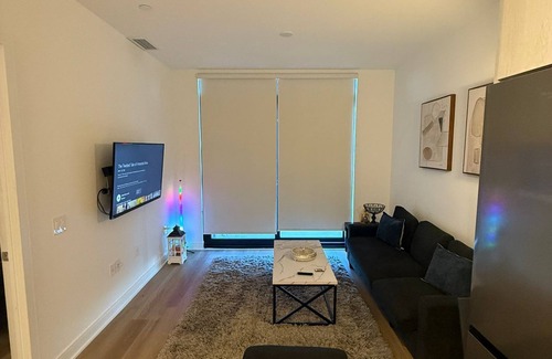 Cooksville Apartment | 2-bedroom apartment in welcoming Mississauga with AC, fitness room