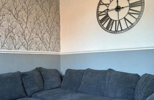 Warrington Apartment | 2-Bedroom Apartment in Charming Warrington with WiFi