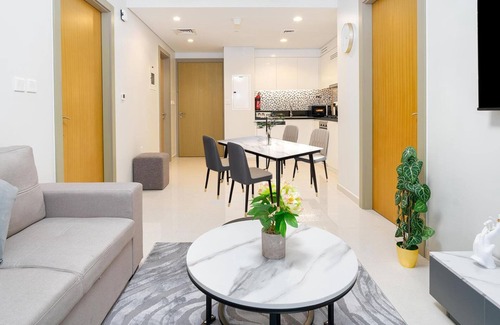 Al Safa Apartment | 2-bedroom apartment in charming Dubai with WiFi, fitness room, AC