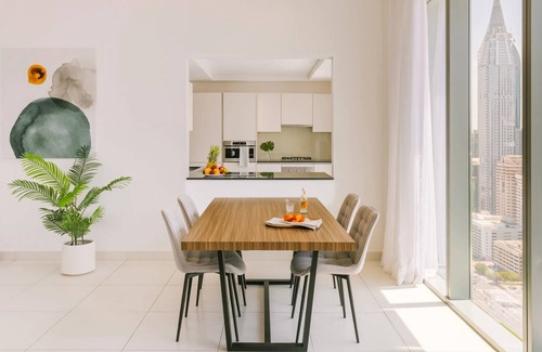 Sheikh Zayed Road Apartment | 2 Bedroom Apartment w/Sea View Downtown