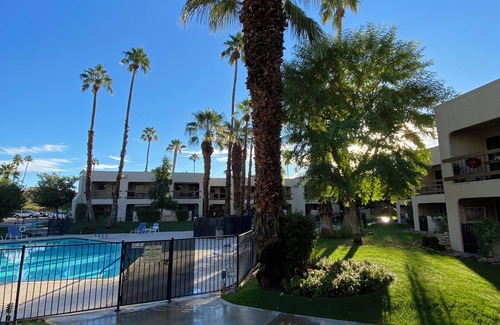 Palm Springs Apartment | 2 Bedroom Apt in Peaceful part of Palm Springs