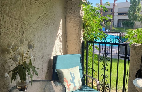 Palm Springs Apartment | 2 Bedroom Apt in Peaceful part of Palm Springs