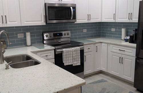 Biggar Villa | 2-bedroom attached villa with garage in Lake Village of Lexington Country Club